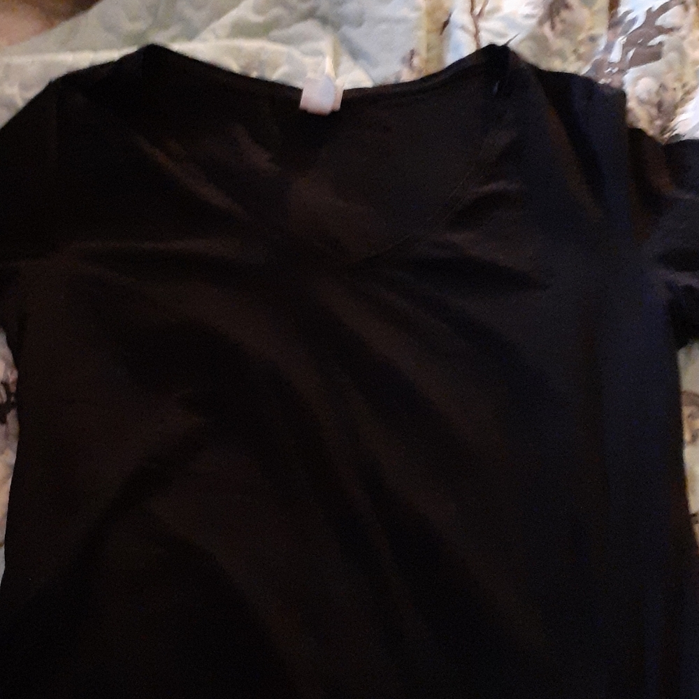 H&M black tee